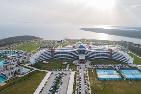 Aquasis De Luxe Resort & Spa