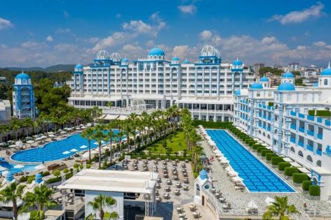 Rubi Platinum Spa Resort & Suites