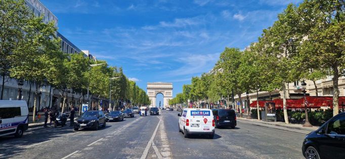 Париж - романтиката, стила и изяществото на една световна столица!