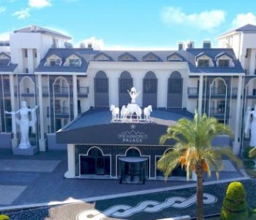 DREAM WORLD PALACE