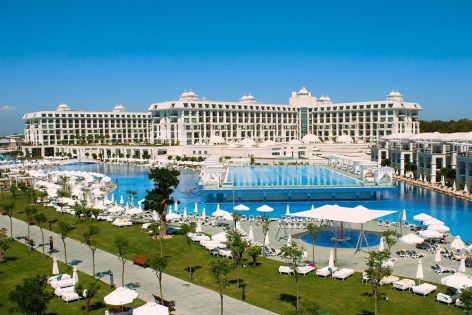Нова Година 2026 в Анталия 5 нощ. в TITANIC DELUXE GOLF BELEK 5*, Белек автобус от София, Пловдив, Варна и Бургас